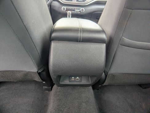Used 2025 Nissan Altima 2.5 SV AWD/4WD image 15