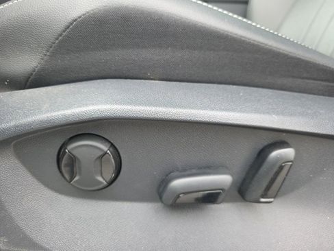 Used 2024 Volkswagen Tiguan SE R-Line image 12