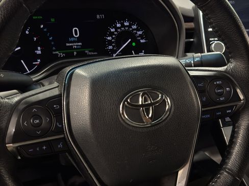 Used 2021 Toyota Avalon XLE FWD image 28
