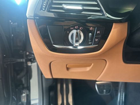 Used 2023 BMW M550i xDrive w/ Dynamic Handling Package image 16