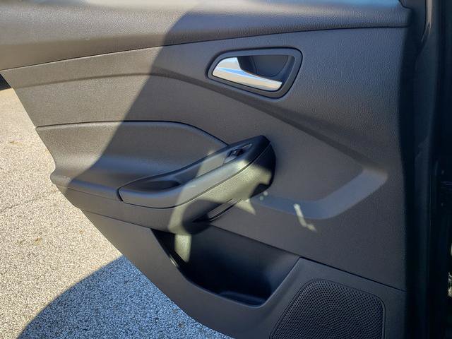 Used 2016 Ford Focus SE FWD image 13