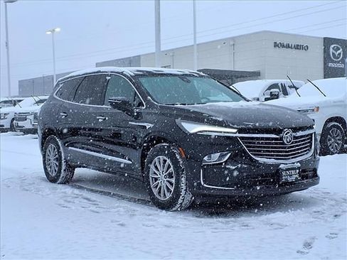 Used 2024 Buick Enclave Premium image 9