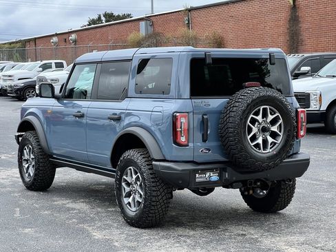 New 2025 Ford Bronco Badlands image 3