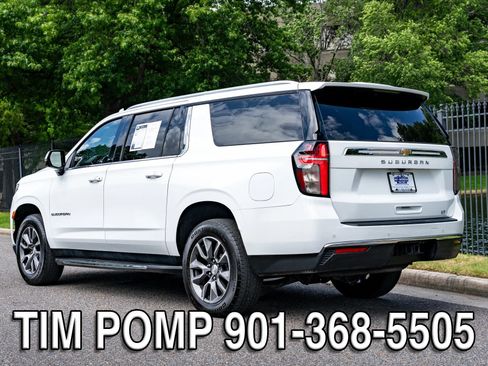 Used 2022 Chevrolet Suburban LT w/ Luxury Package RWD image 8
