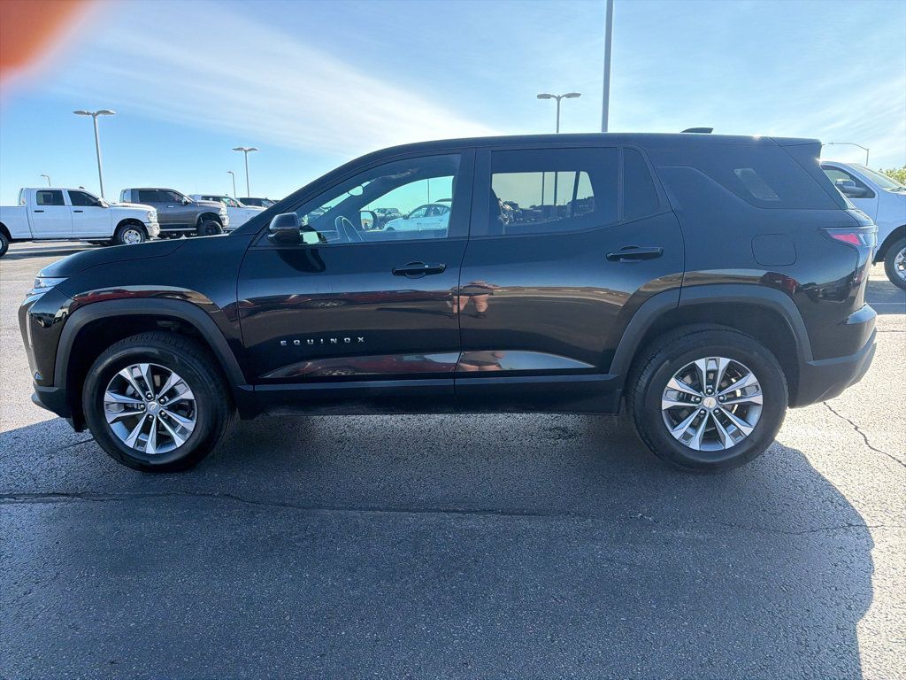 Used 2025 Chevrolet Equinox LT AWD/4WD image 8