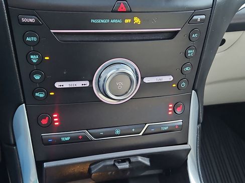 Used 2019 Ford Edge Titanium w/ Cold Weather Package image 28