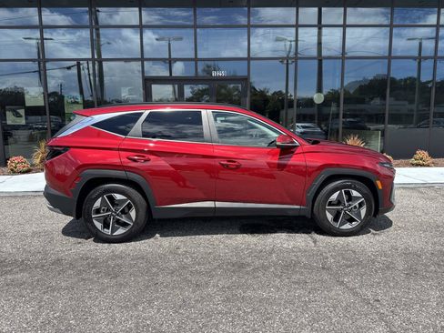 Used 2025 Hyundai Tucson SEL FWD image 2