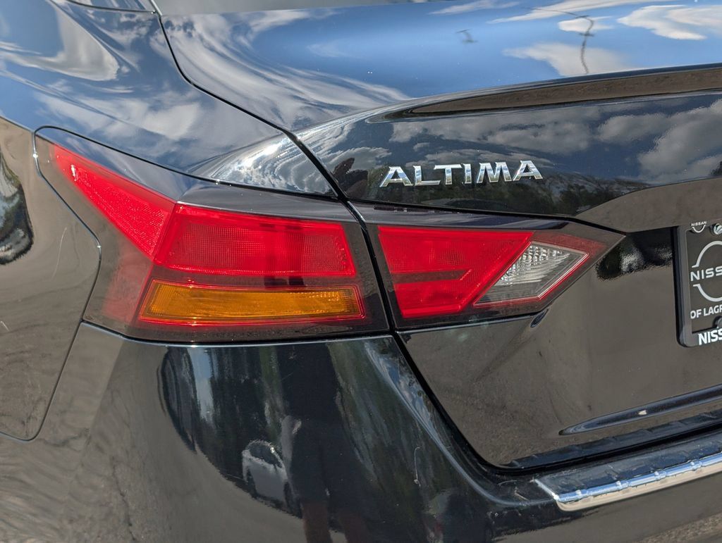 Used 2021 Nissan Altima 2.5 SL FWD image 11