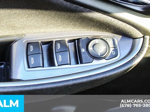 Used 2023 Chevrolet Malibu LT image 40