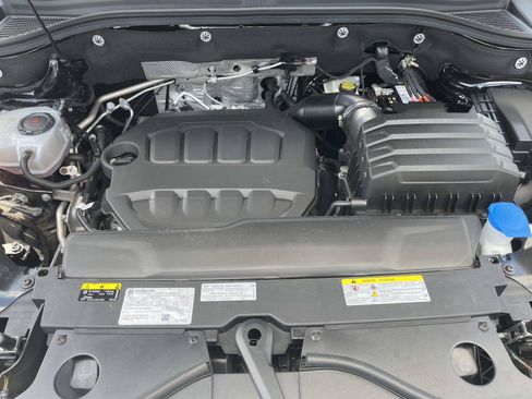 Used 2025 Volkswagen Atlas SE FWD image 46