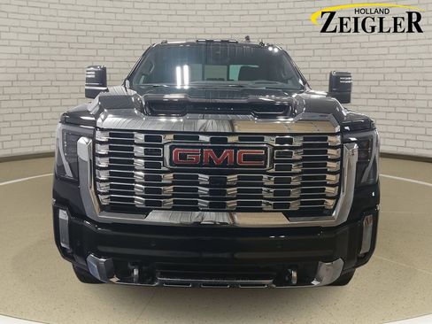 New 2026 GMC Sierra 3500 Denali w/ Denali Reserve Package image 2