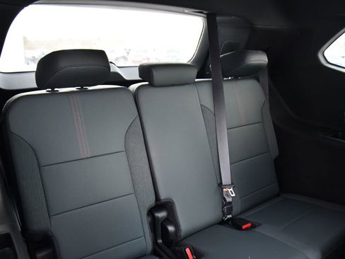 Used 2024 GMC Acadia AT4 w/ Luxury Package image 19