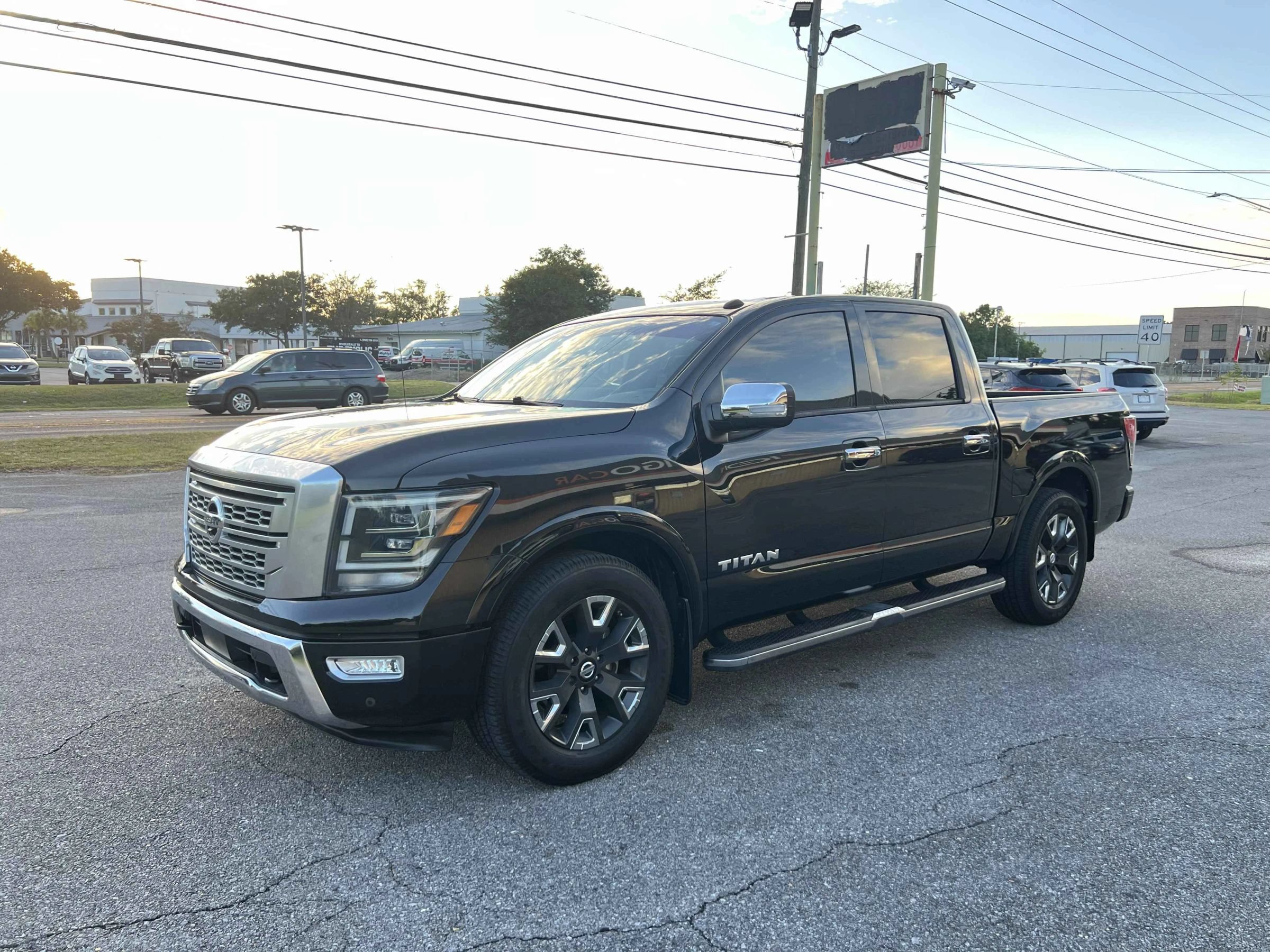 Used 2021 Nissan Titan Platinum Reserve w/ Moonroof Package RWD image 9