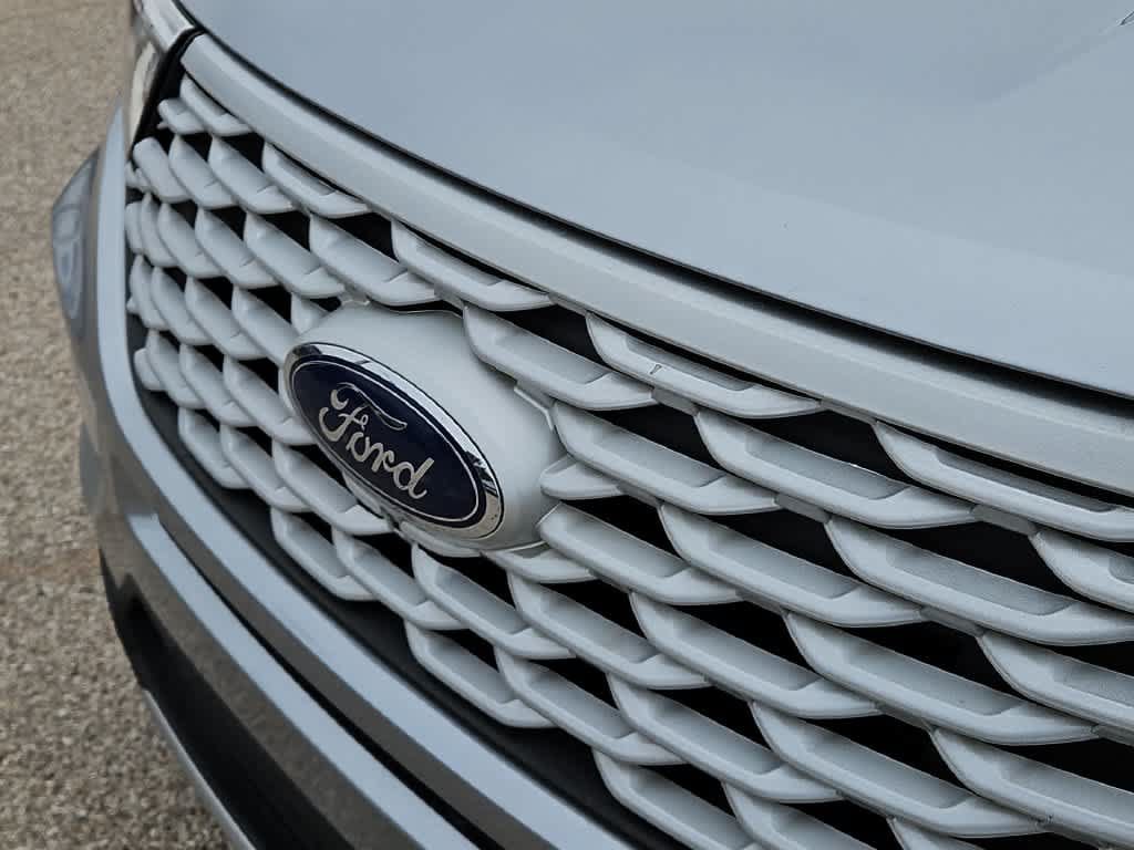 Used 2022 Ford Explorer Limited w/ Hybrid Equipment Group 310A AWD/4WD image 13