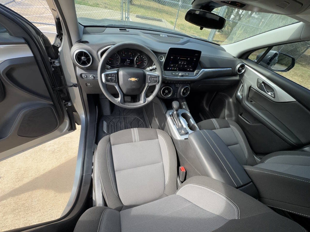 Used 2023 Chevrolet Blazer LT w/ Driver Confidence Package FWD image 16