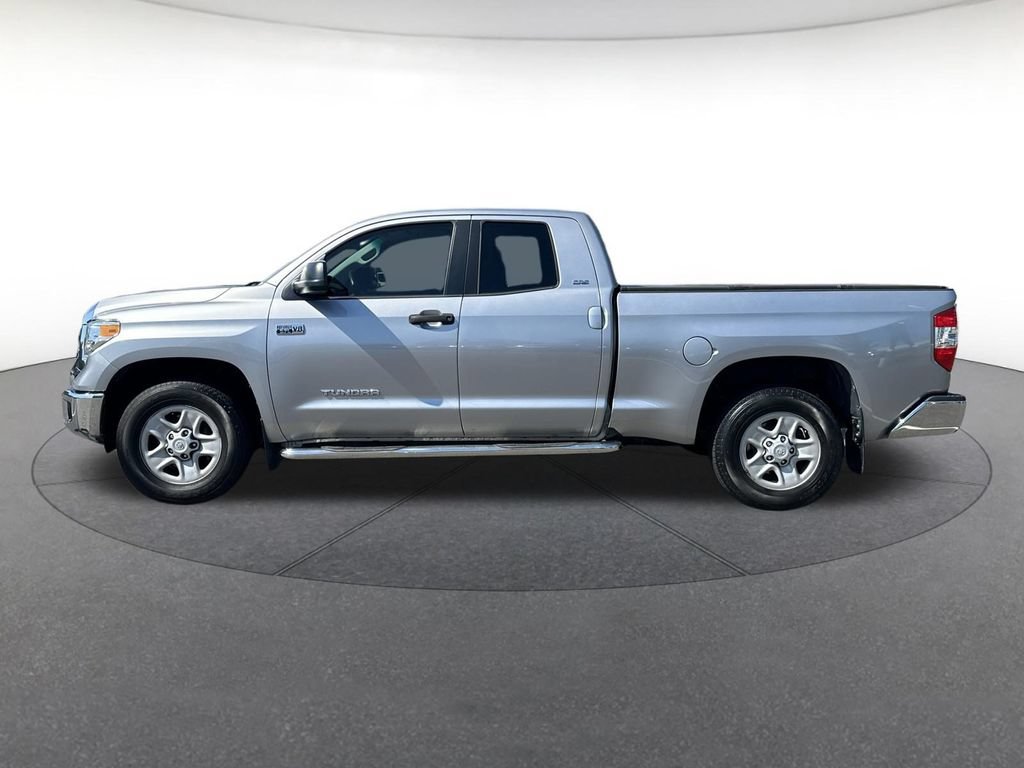 Used 2017 Toyota Tundra SR5 w/ SR5 Upgrade Package RWD image 2