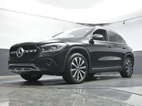 Used 2023 Mercedes-Benz GLA 250 w/ Premium Package image 37