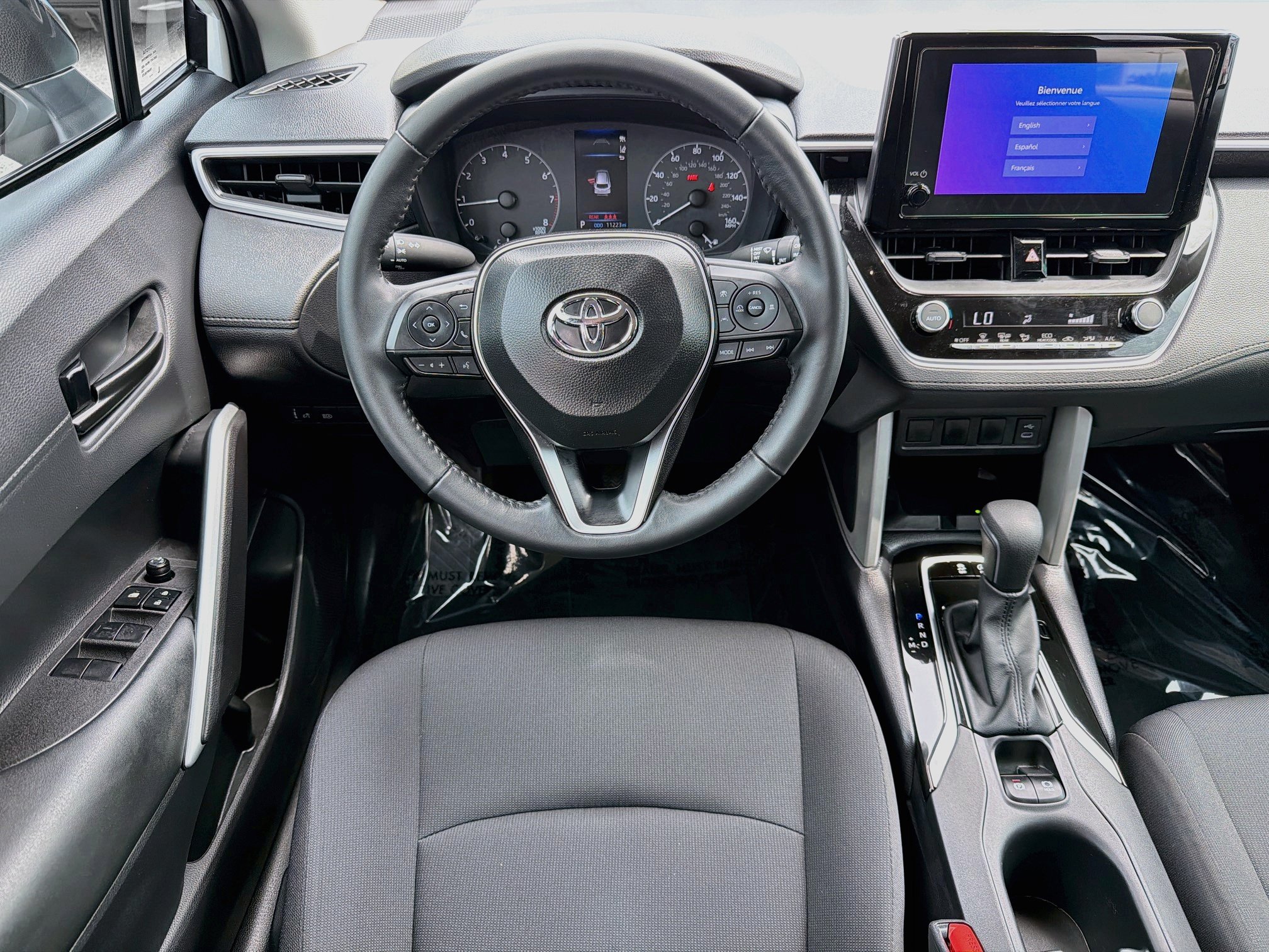 Used 2025 Toyota Corolla Cross LE FWD image 16