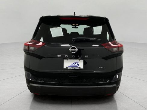 Used 2025 Nissan Rogue SV image 5