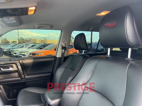 Used 2020 Toyota 4Runner TRD Off-Road Premium AWD/4WD image 30