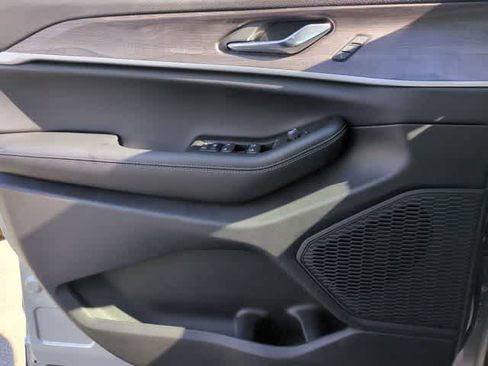 New 2025 Jeep Grand Cherokee L Limited w/ Black Appearance Package image 31