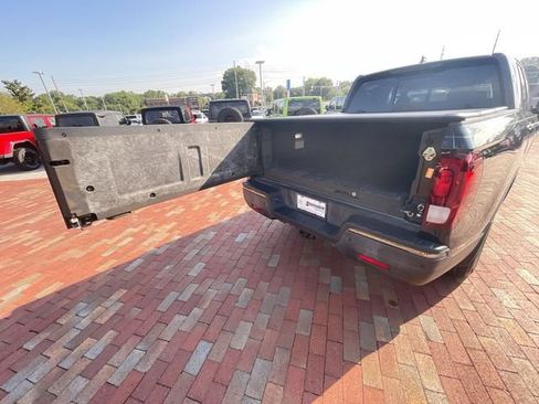Used 2017 Honda Ridgeline Black Edition image 30