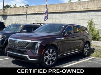 Used 2025 Cadillac Escalade IQ Luxury 2 w/ LPO, Premium Carpet Package AWD/4WD video 1