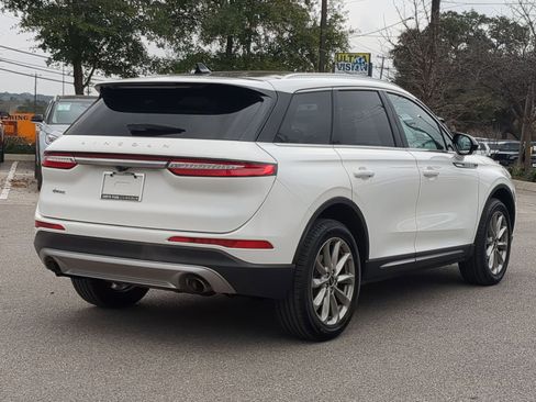 Used 2022 Lincoln Corsair AWD w/ Premium Package image 3