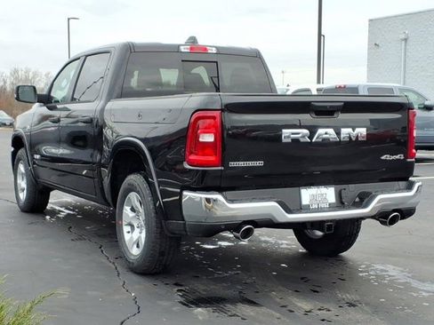 New 2026 RAM 1500 4x4 Crew Cab image 4