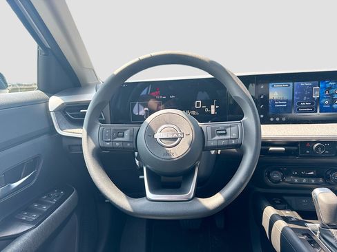 Used 2026 Nissan Kicks SV FWD image 22