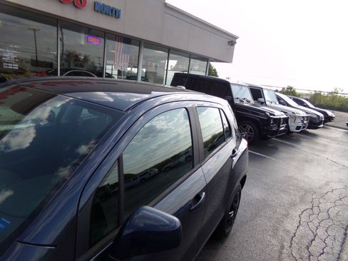 Used 2018 Chevrolet Trax LS FWD image 31