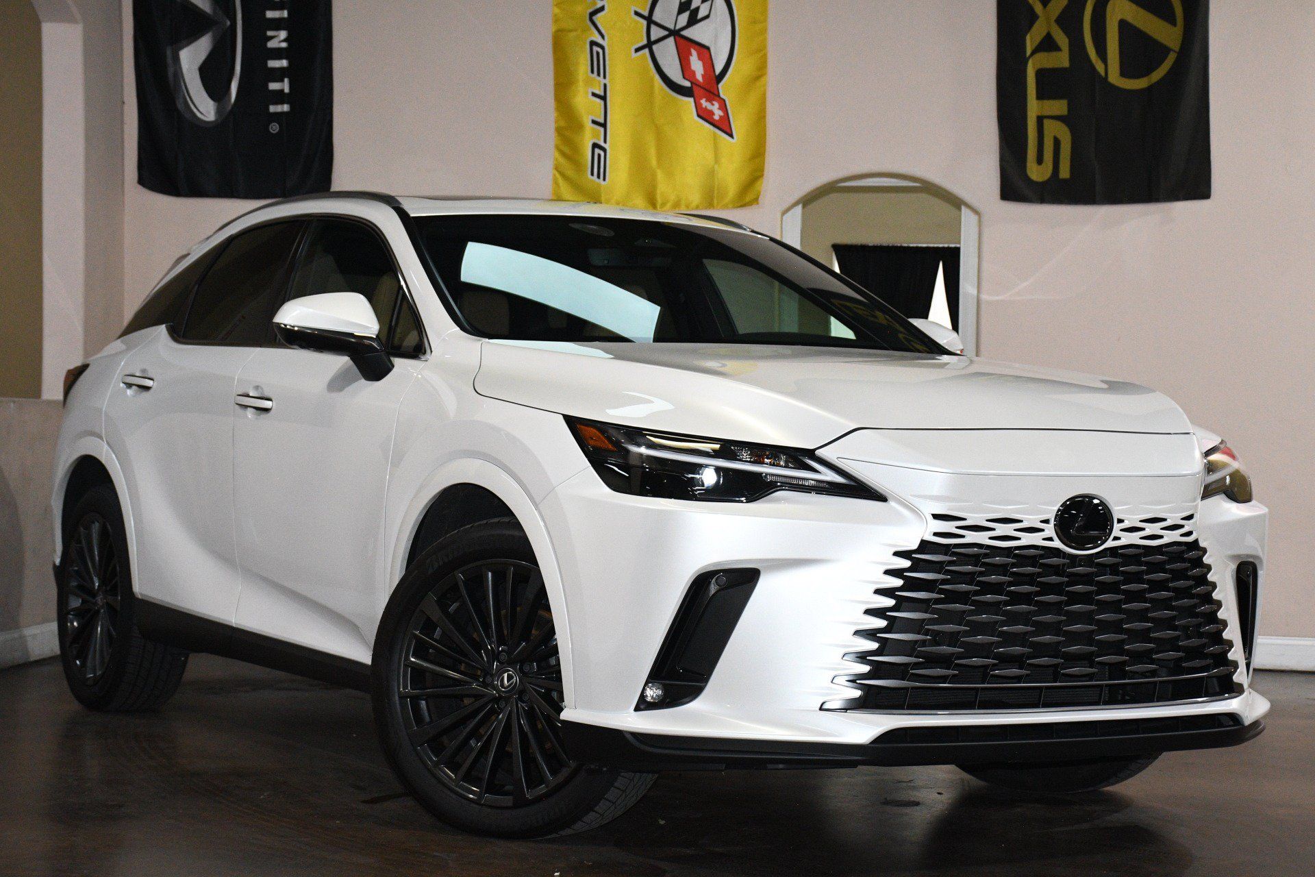 Used 2025 Lexus RX 350 Premium w/ Convenience Package FWD image 3