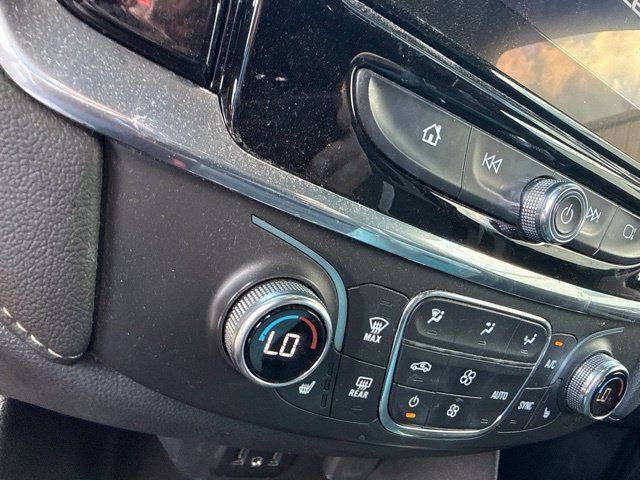 Used 2023 Chevrolet Traverse LT w/ Midnight/Sport Edition FWD image 5