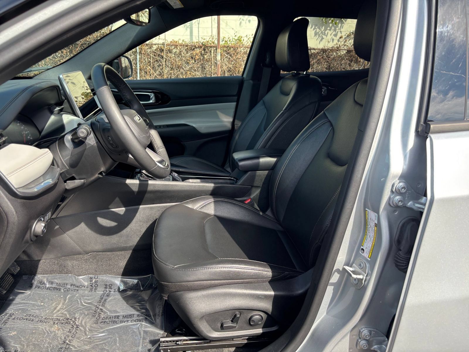 Used 2025 Jeep Compass Limited AWD/4WD image 27