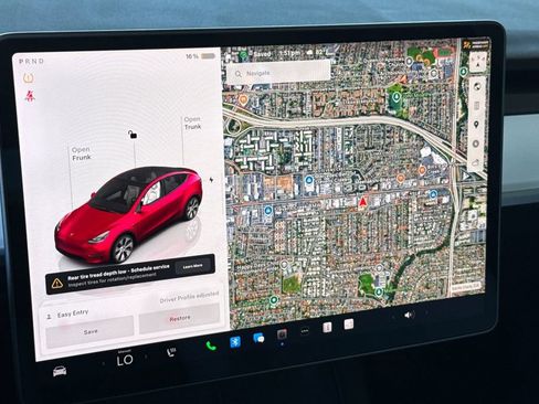 Used 2023 Tesla Model Y Long Range image 17