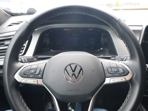 Used 2025 Volkswagen Atlas Cross Sport SE image 14