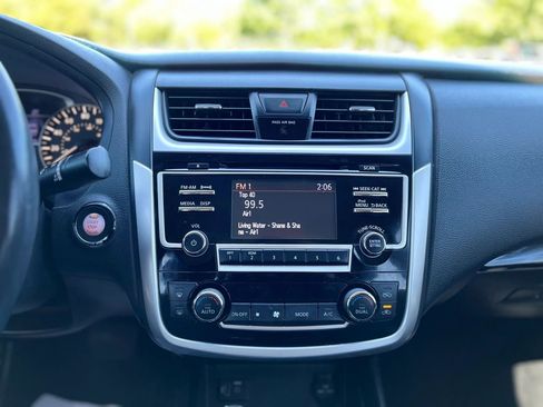 Used 2018 Nissan Altima 2.5 SL FWD image 18