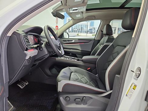 New 2026 Volkswagen Atlas Peak Edition AWD/4WD image 17