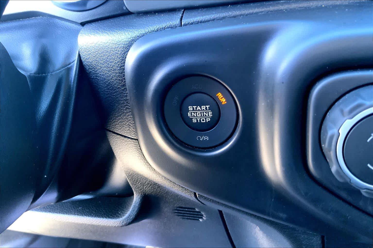 Used 2023 Jeep Gladiator Mojave AWD/4WD image 29