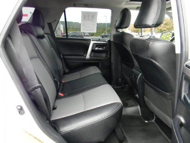 Used 2023 Toyota 4Runner SR5 Premium w/ Moonroof Package AWD/4WD image 24