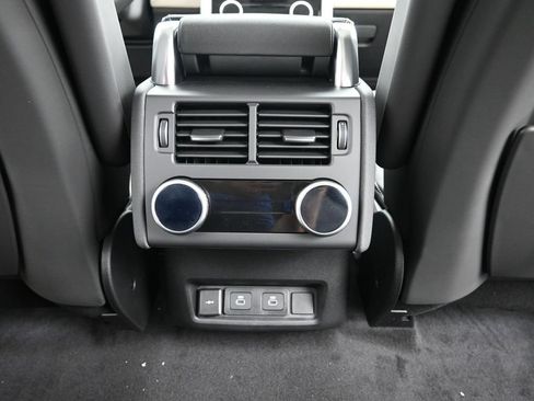 Used 2025 Land Rover Discovery Dynamic SE AWD/4WD image 18