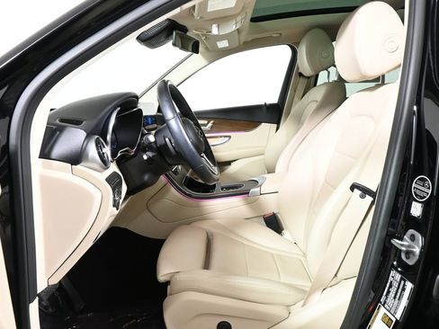 Certified 2022 Mercedes-Benz GLC 300 4MATIC image 3