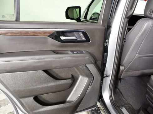Used 2025 Chevrolet Tahoe Z71 AWD/4WD image 48
