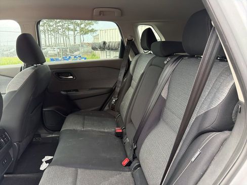 Used 2021 Nissan Rogue SV image 13