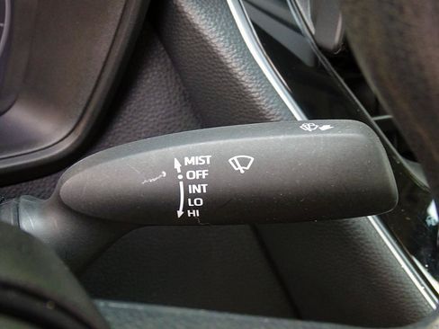 Used 2023 Toyota Corolla LE FWD image 38