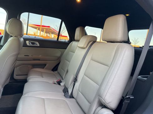 Used 2015 Ford Explorer XLT w/ Equipment Group 202B image 39