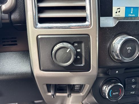 Used 2017 Ford F350 Lariat w/ Chrome Package image 44