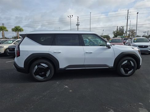 New 2026 Kia EV9 Wind image 9