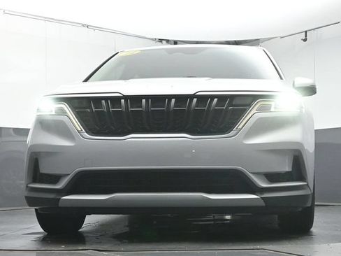 Used 2022 Kia Carnival LX FWD image 30