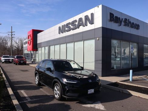 Used 2025 Honda HR-V LX image 2